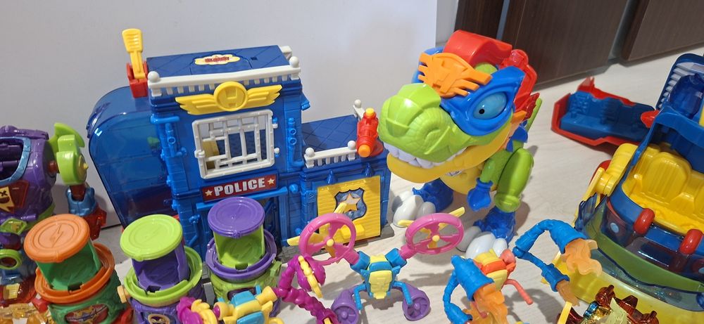 Super Things t rex dinozaur