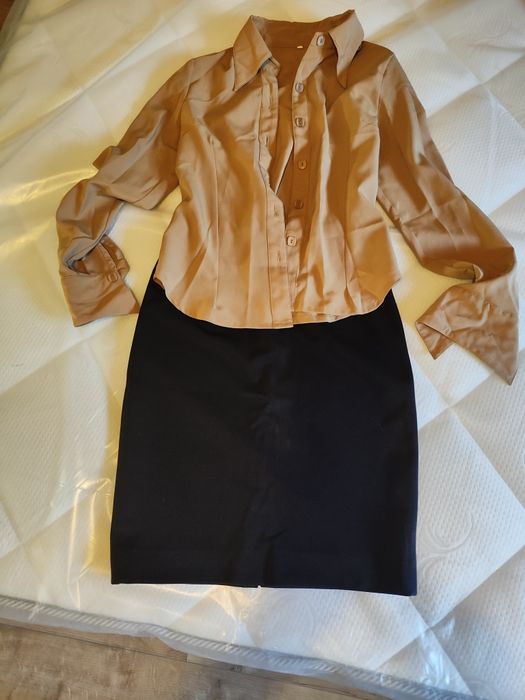 Жіночі блузки б/у  44 розміру- блузка+спідниця або блузка+штани