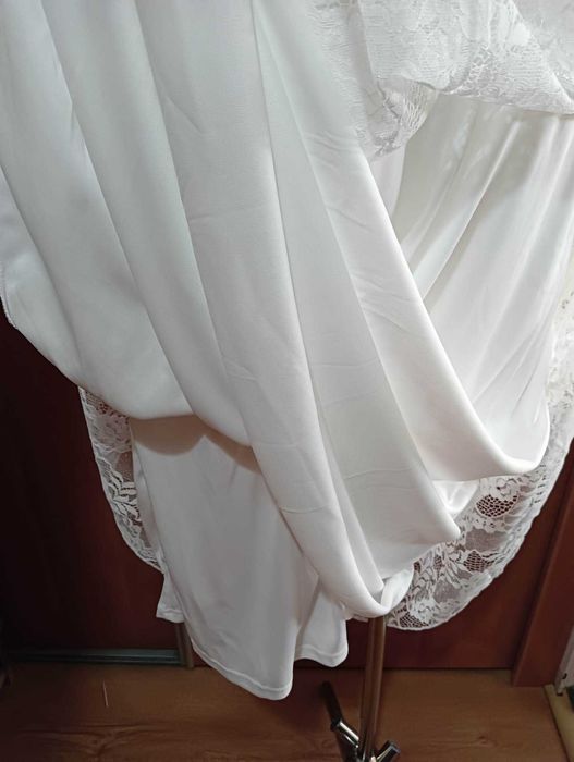 Piękna, błyszcząca suknia ślubna, 54/56.