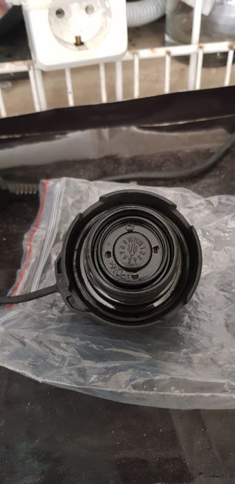 Кришка топливного бака