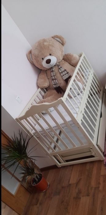 Дитяче ліжечко..