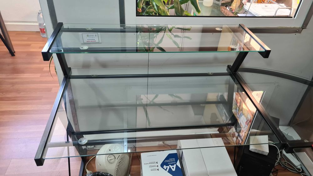 Secretária de canto