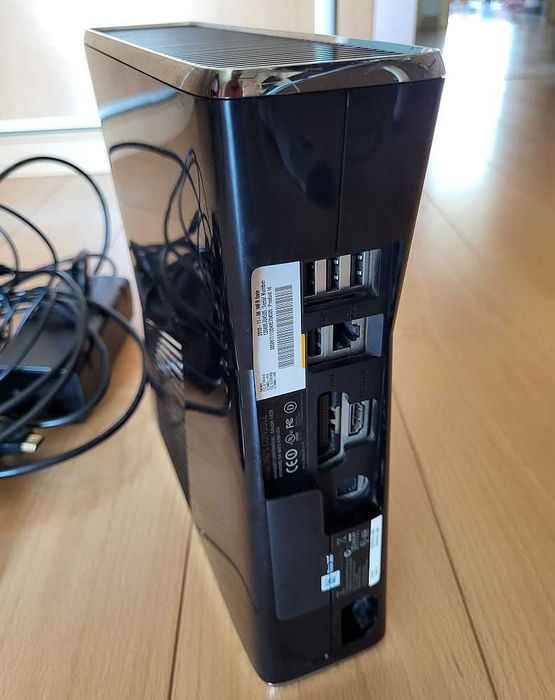 Xbox 360 Slim 320 GB com RGH 3.0