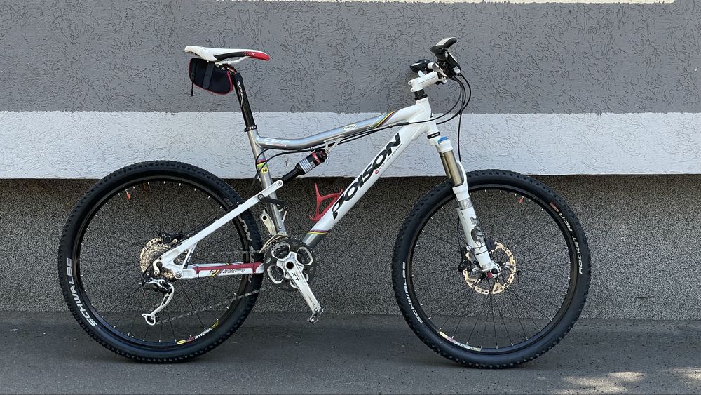 Професійний двопідвіс Poison Morphium M/26" (Full Deore XT, Fox, DT Swiss)
