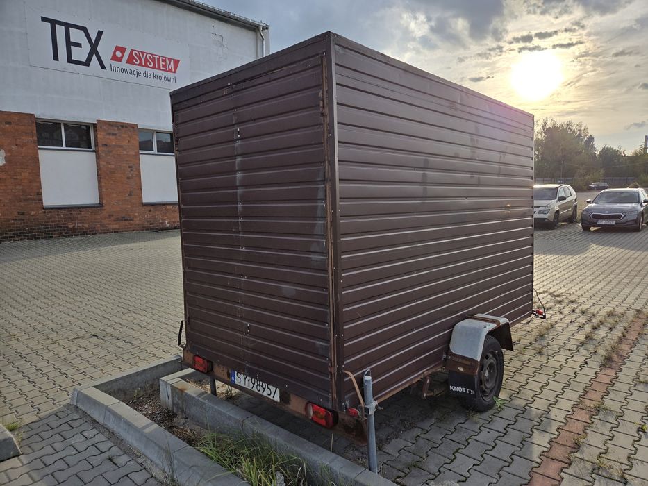 Przyczepka zamknięta SAM – BEZTERMINOWY przegląd! Duża (3x1.6x2m) / Czysta