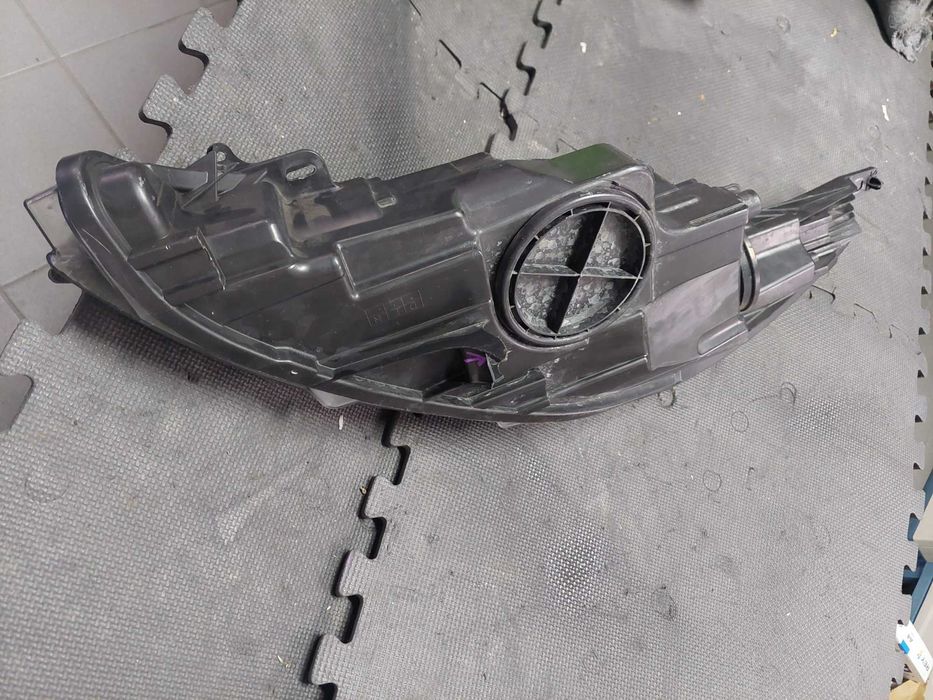 farol drt Ford Fiesta 1.4 tdci