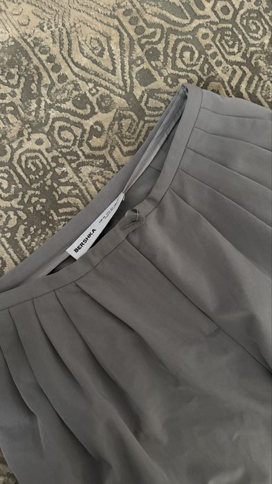Штани Bershka класичні сірі