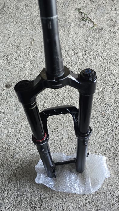 Suspensão rockshox zeb