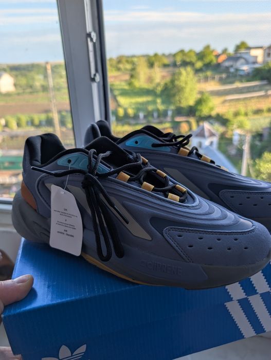 Нові оригінальні кросівки Adidas Ozelia