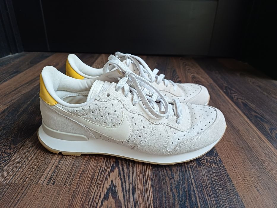 Nike жіночі кросівки