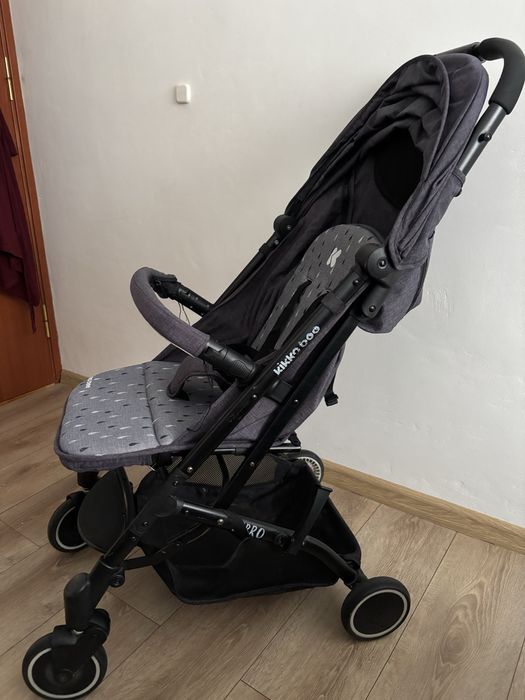 Прогулянкова коляска