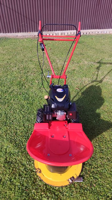 Сіно косілка vari  чеського виробника косарка