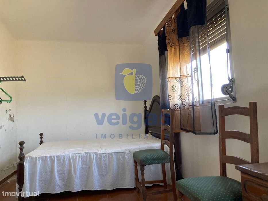 Casa Típica Portuguesa com Terreno de 6346m2