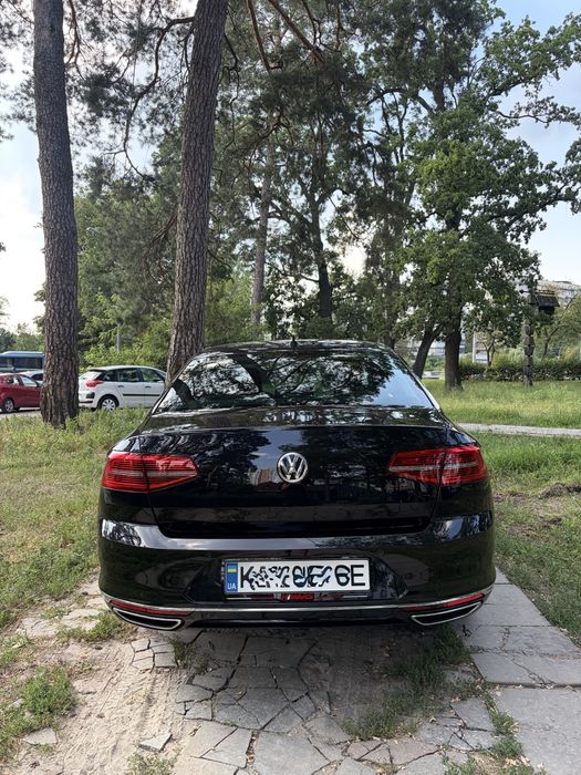 Volkswagen Passat  B8.  2015