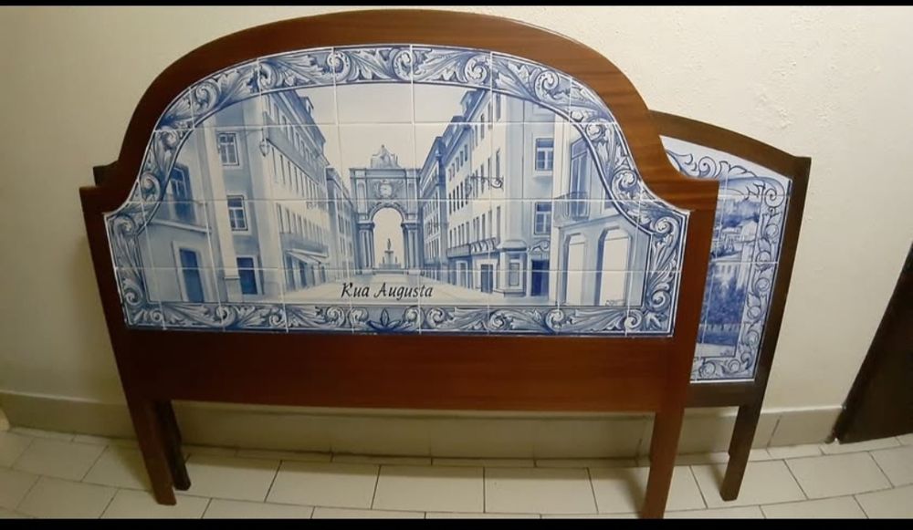 Cabeceiras com azulejos