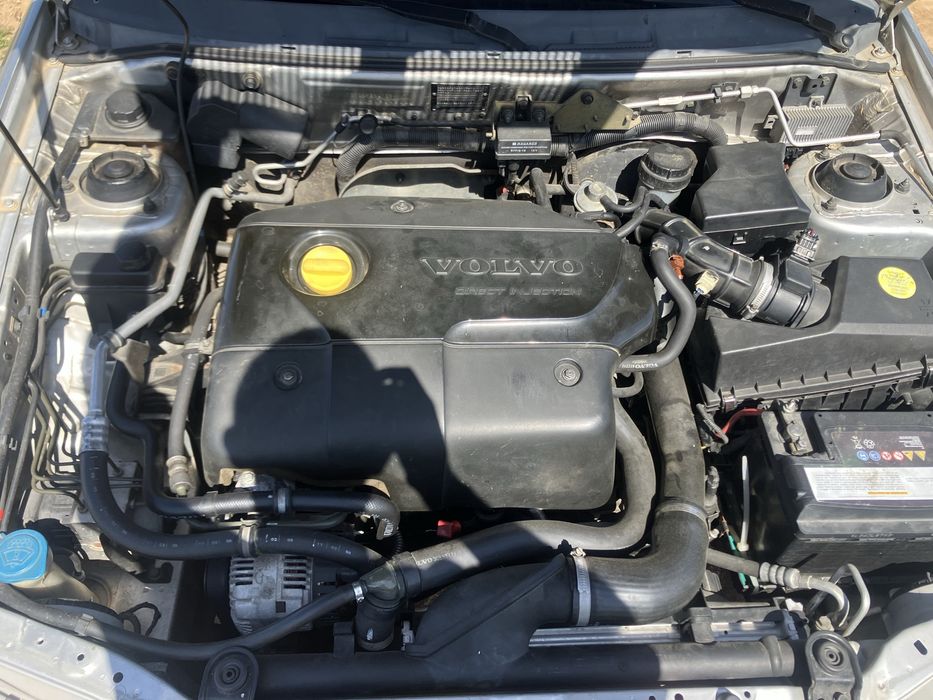 Vendo ou troco por carrinha de caixa fechada