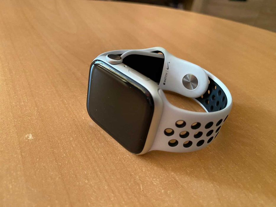 apple watch 4 44 nike - купити телефони та аксесуари - Ціна на OLX.ua