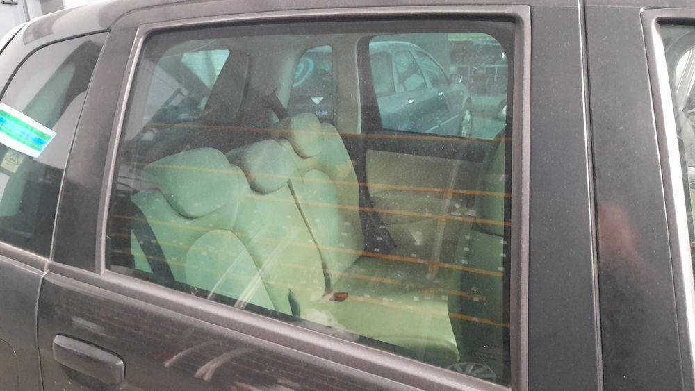 Vidro porta trás direito LANCIA Musa (350_)