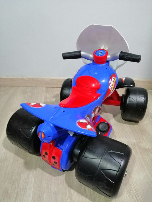 Moto4 à bateria até 3anos