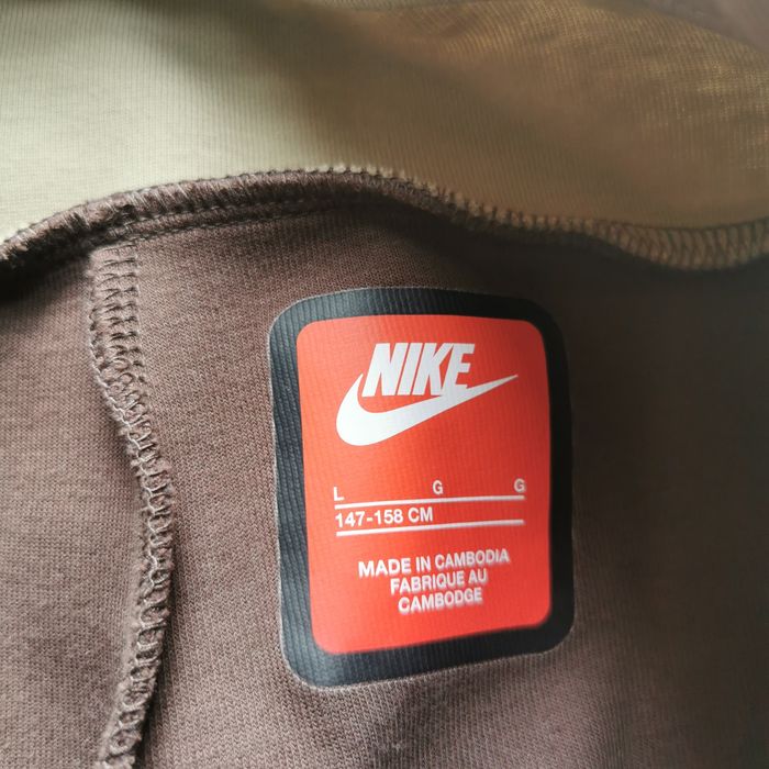 Nowe spodnie dresowe na 11-12 lat (146-152 cm) Nike