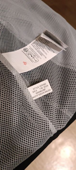 Продам- Ветровка Under  Armour для мальчиков