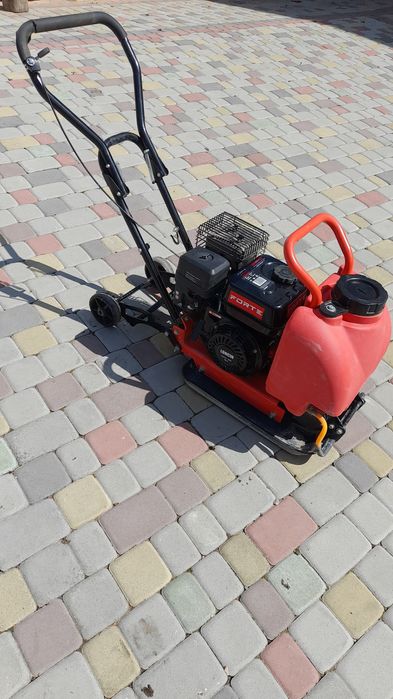 Віброплита (трамбовка)