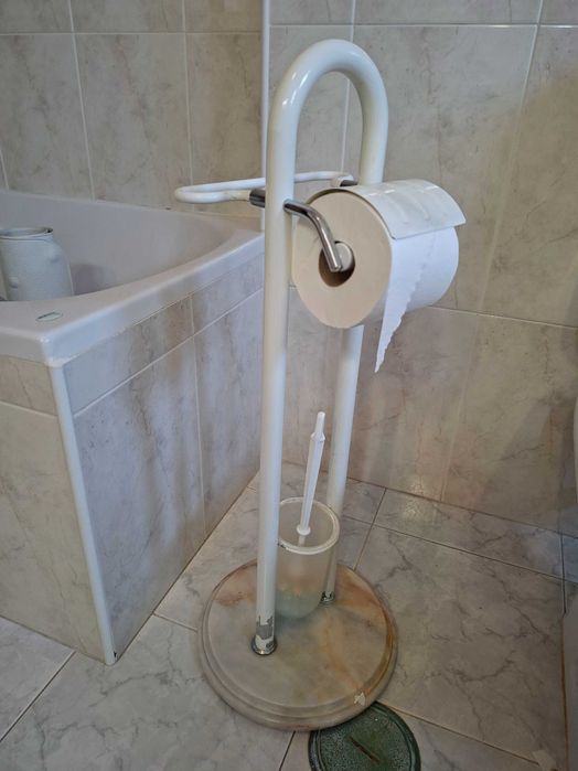 Acessórios de casa de banho de qualidade - Armário, porta toalhas e porta papel higiénico