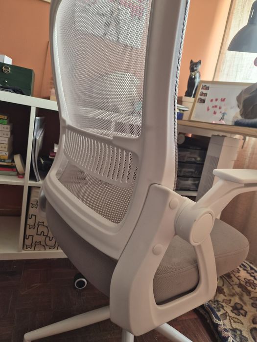 Cadeira secretária gatinha ergonómica