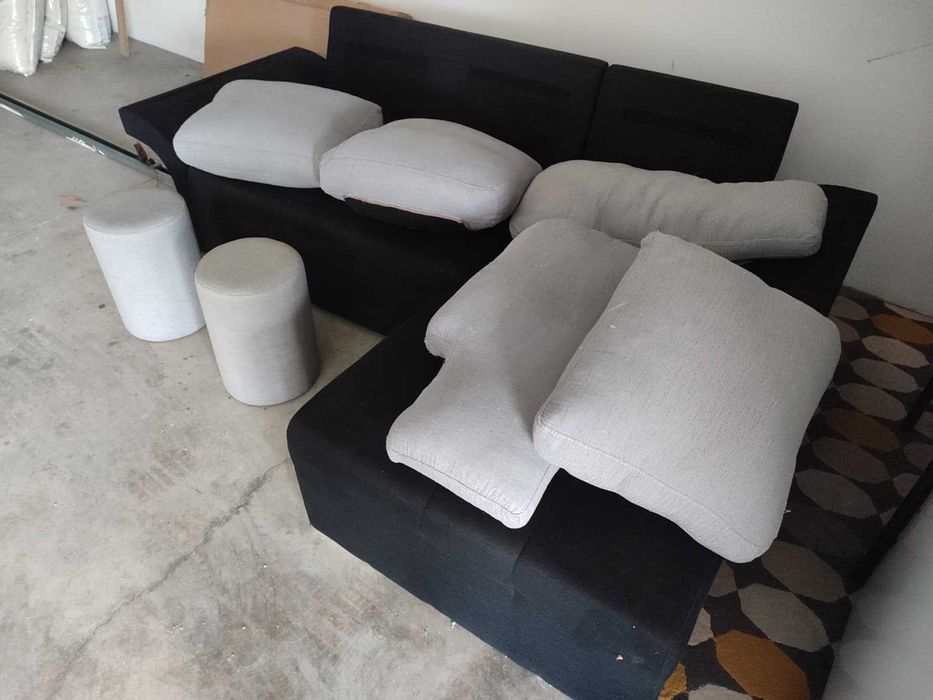 Sofá Chaise Longue + 2 Puffs