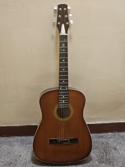 Gitara"leningradka"1956r. akustyczna.
