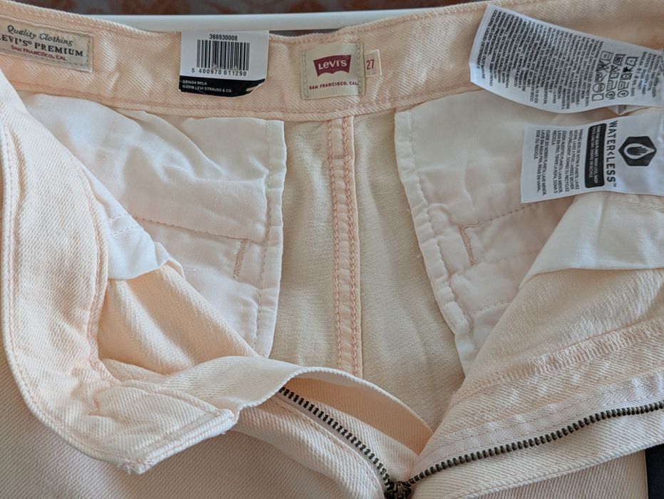 Spodenki damskie "Levi's", 27/28, nowy. Polecam.