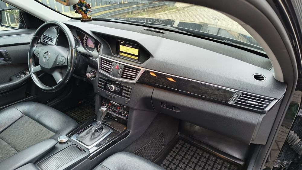 Mercedes E-klasa, E200 benzyna, Avantgarde, automat, 2xkola,