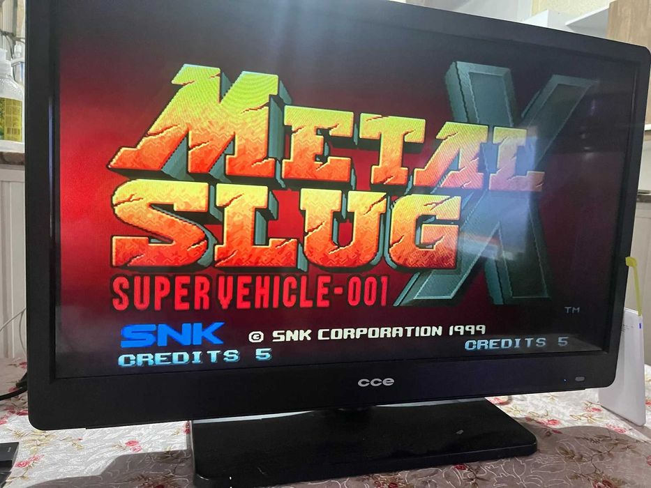 NOVO - Consola GameStick M8 + Cartão 64GB com 10000 Jogos + 2 Comandos