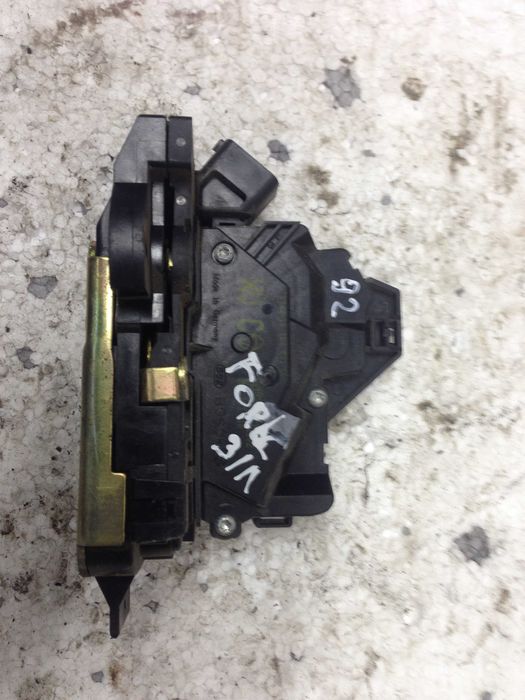 Дверной замок на Ford Focus 2 зад\прав тросиковый