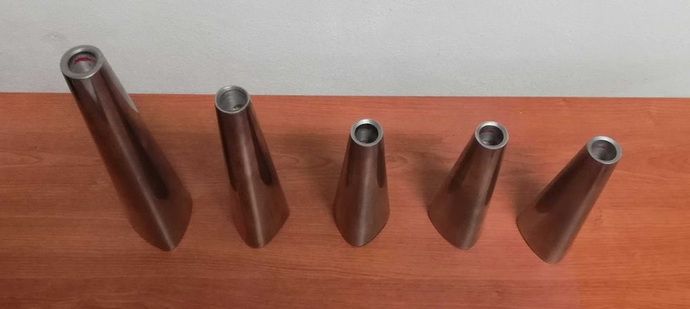 Castiçais prateados Ikea