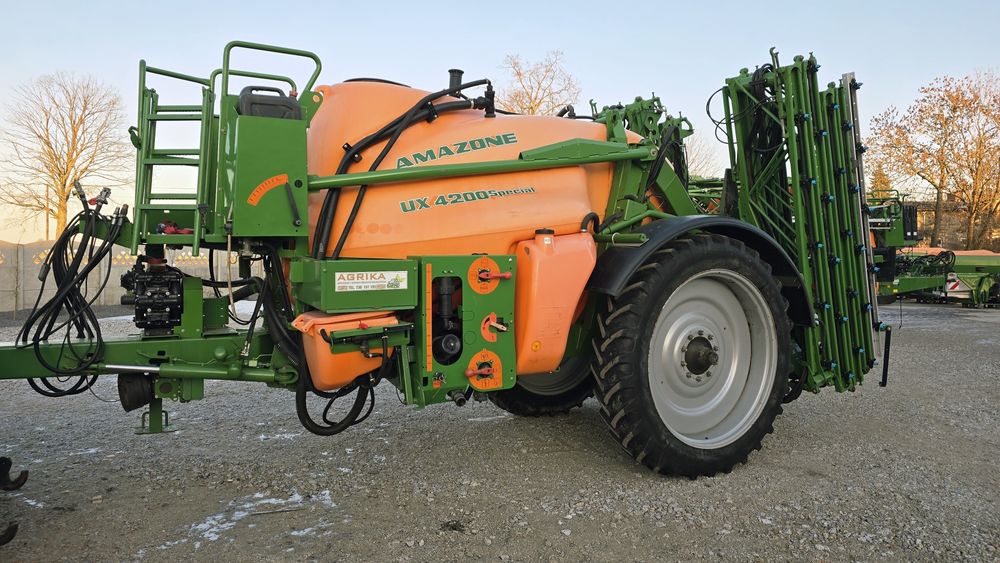 Opryskiwacz Amazone UX 4200 Special GPS