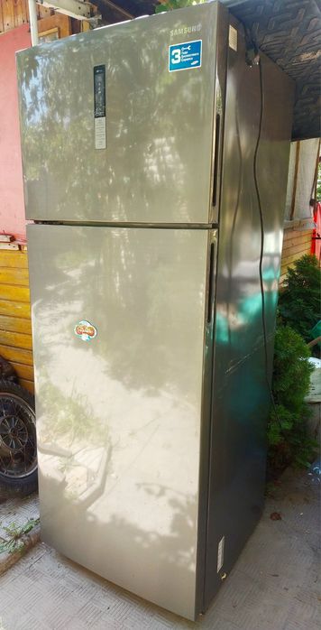 Холодильник Samsung