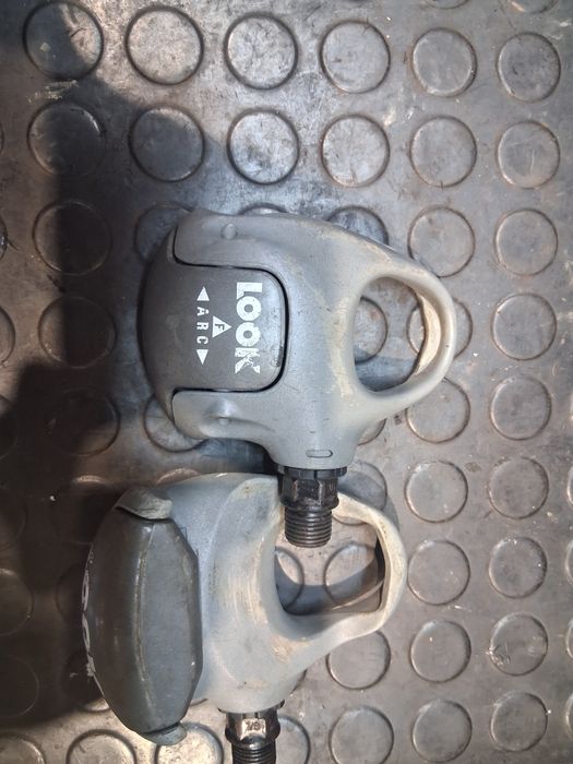 Vendo pedais bicicleta