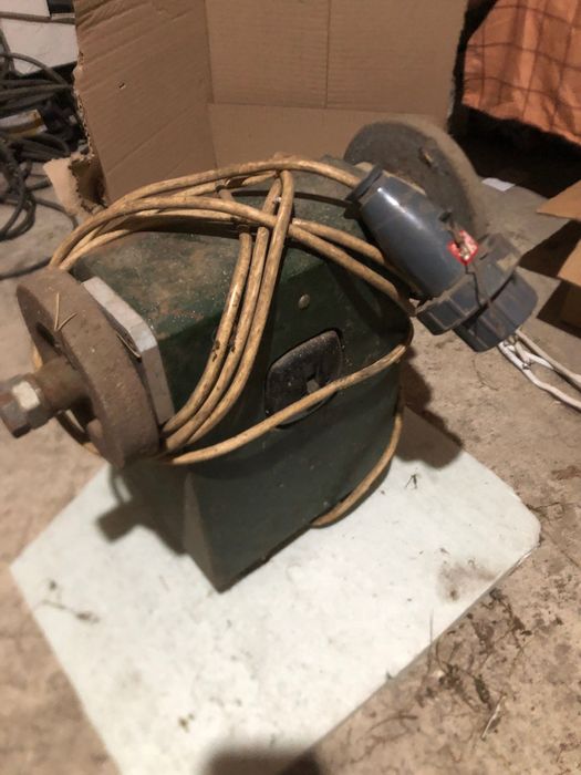 Продам точільний станок на три фази