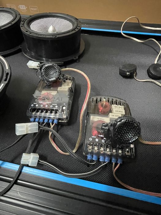 Vendo som automotivo Focal com pouco uso