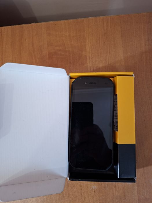 Продам смартфон катерпиллер