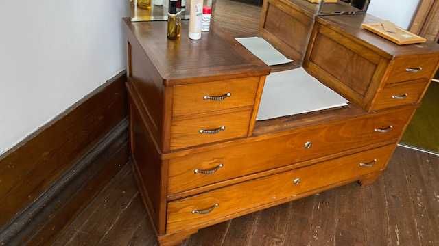 Movel com espelhos antigo