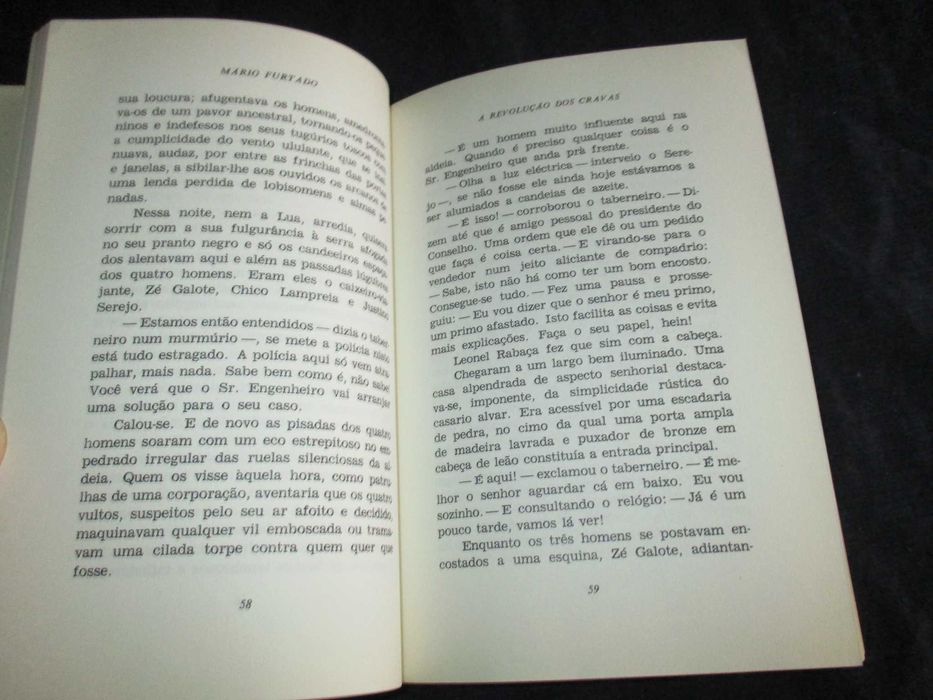 Livro Revolução dos Cravas Mário Furtado 1ª edição Autografado