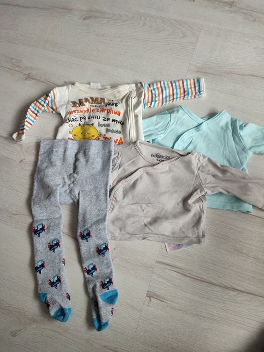 Kaftaniki niemowlęce i rajstopki rozmiar 62