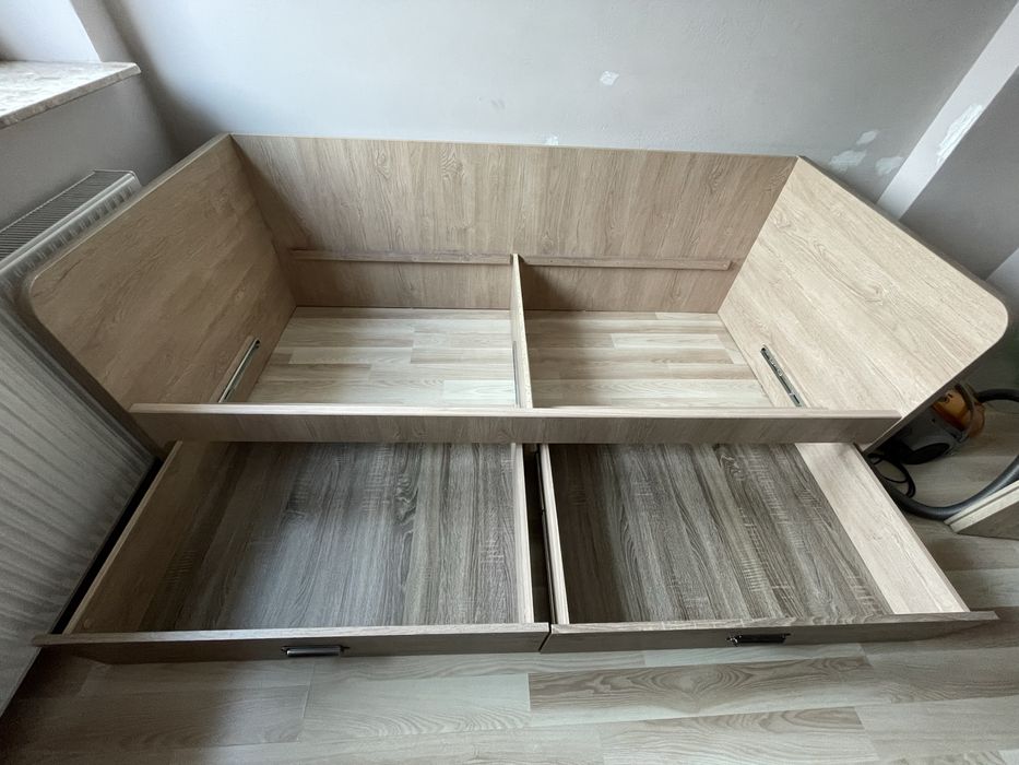 Łóźko jednoosobowe z materacem