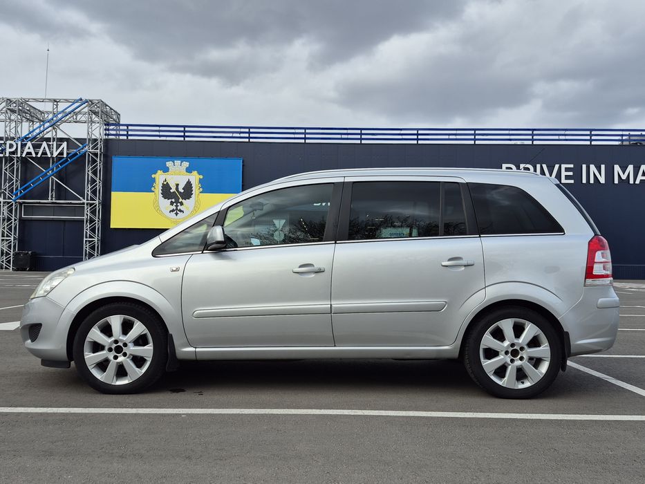 Opel Zafira 2009 | 1.8 бензин | 7 місць | механіка