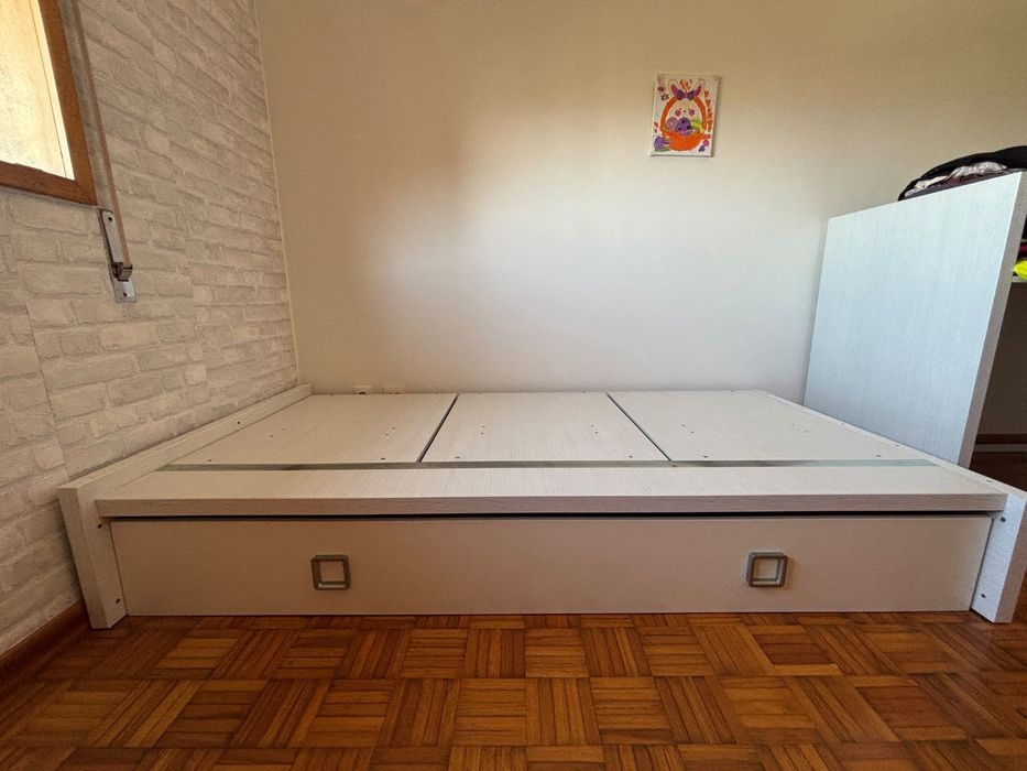 Cama com Escrivaninha