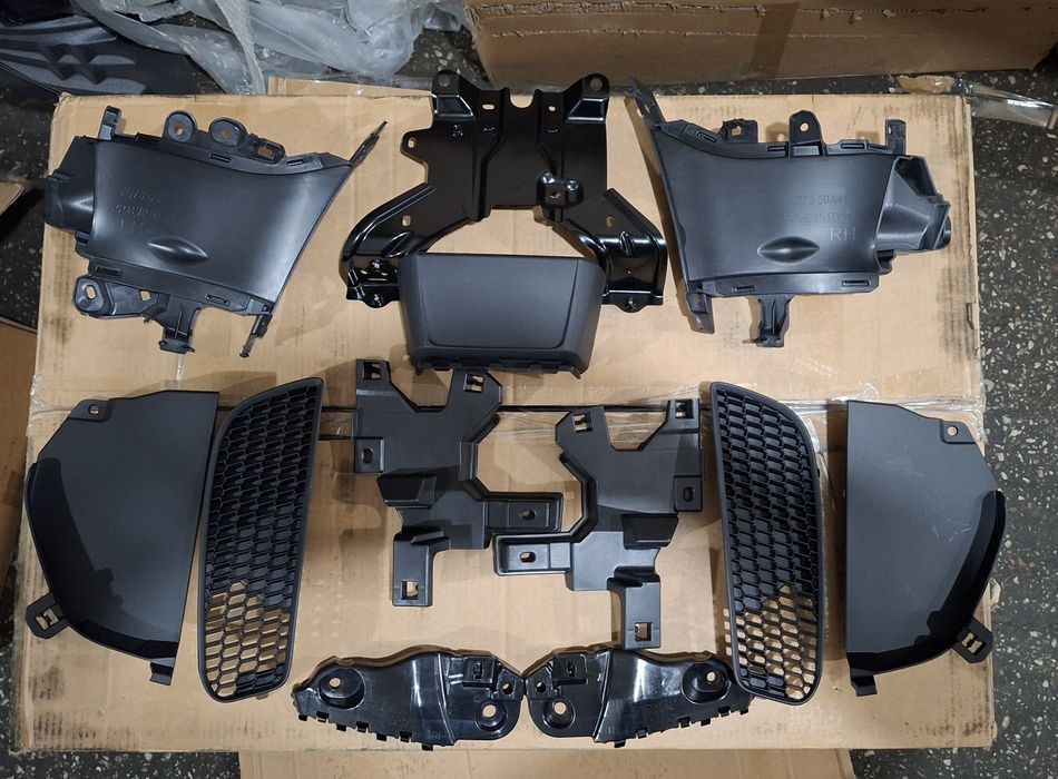 Воздуховод бампера Mazda CX50 VA4050A50A дефлектор Решітка VA4050A40A