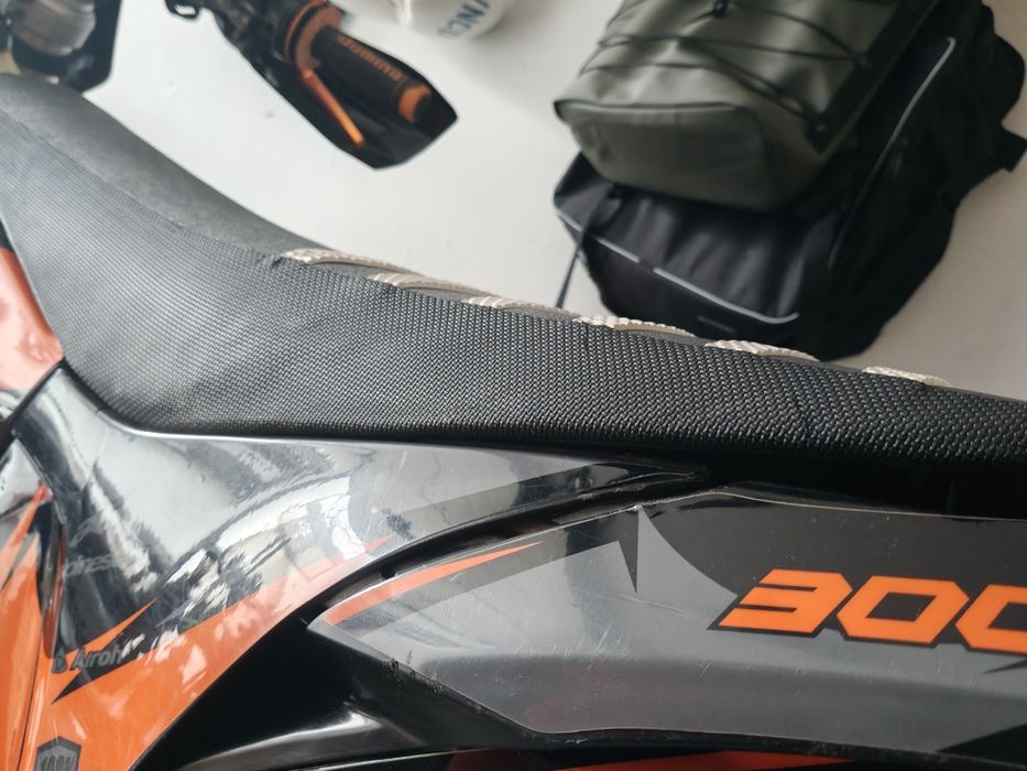 Assento KTM EXC 300 usado