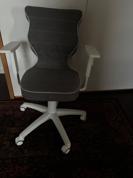 Krzesło obrotowe firmy dobre krzesło